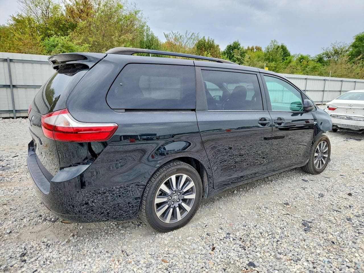 2017 Toyota Sienna Le - foto 3