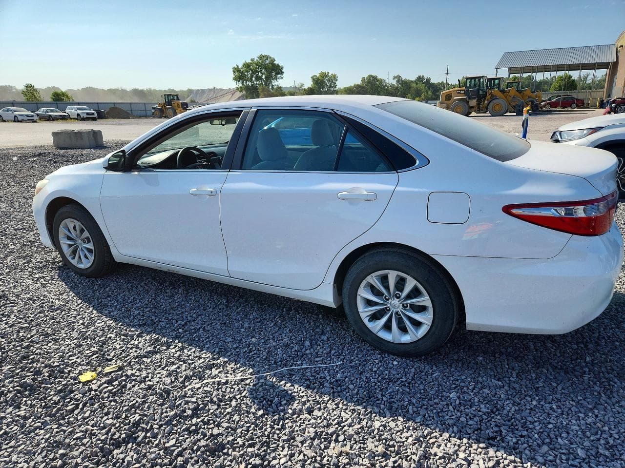 2015 Toyota Camry Le - foto 2