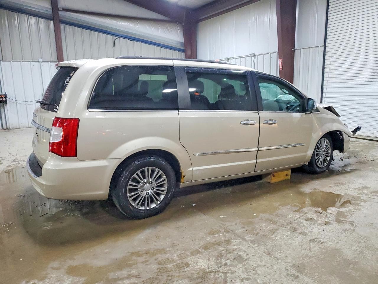 2015 Chrysler Town & Country Touring L - foto 3