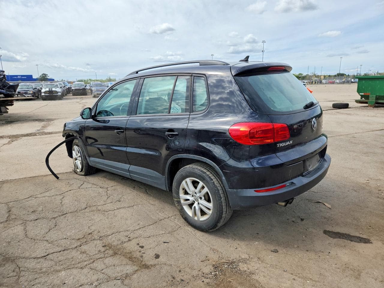 2017 Volkswagen Tiguan S - foto 2