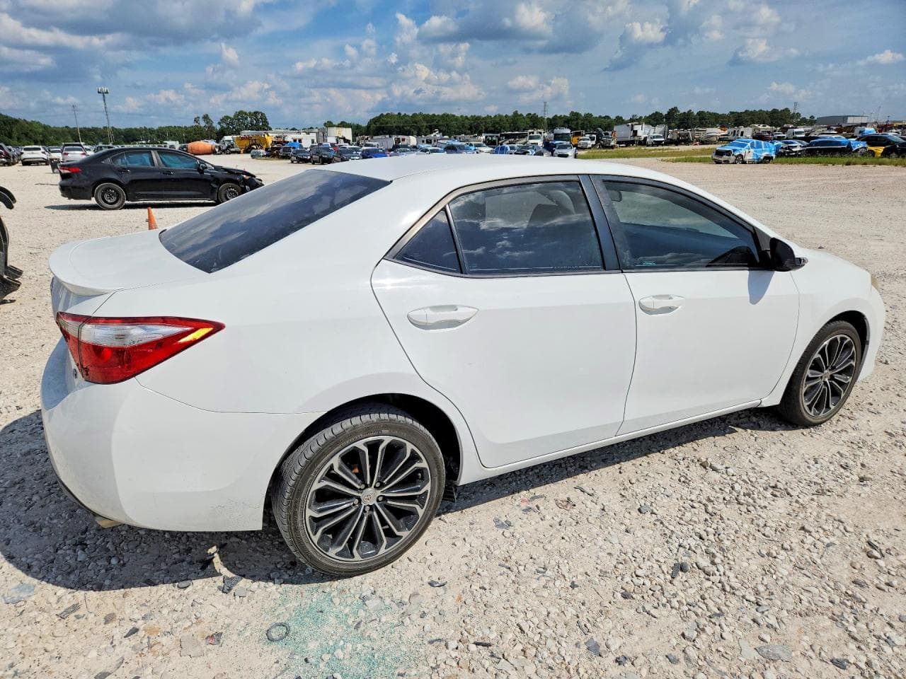 2015 Toyota Corolla S Plus - foto 3