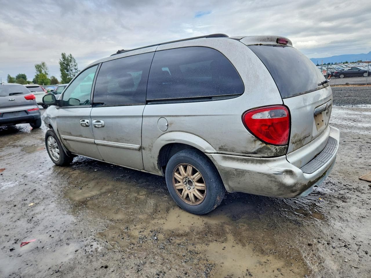 2006 Chrysler Town & Country Touring - foto 2