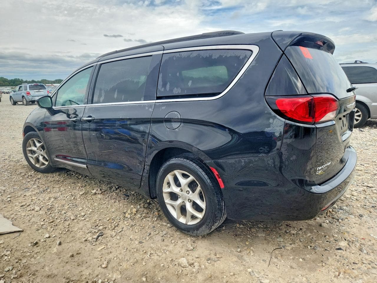 2017 Chrysler Pacifica Touring L - foto 2