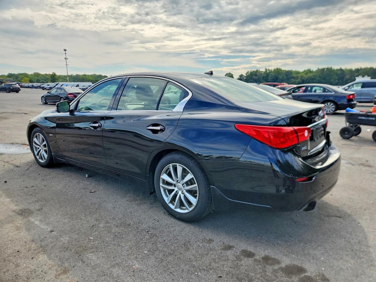 2017 Infiniti Q50 3.0T Premium - foto 2
