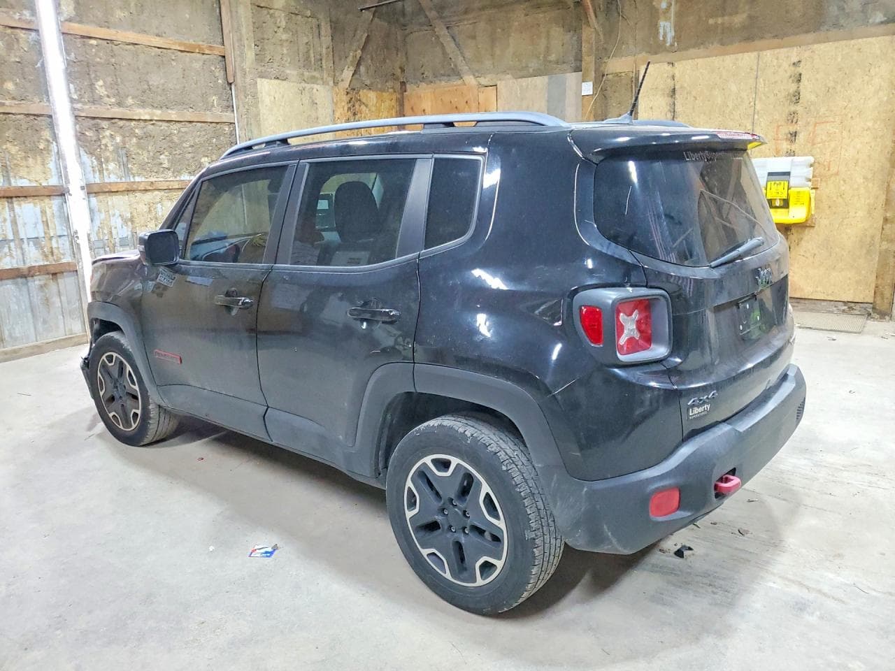 2015 Jeep Renegade Trailhawk - foto 2
