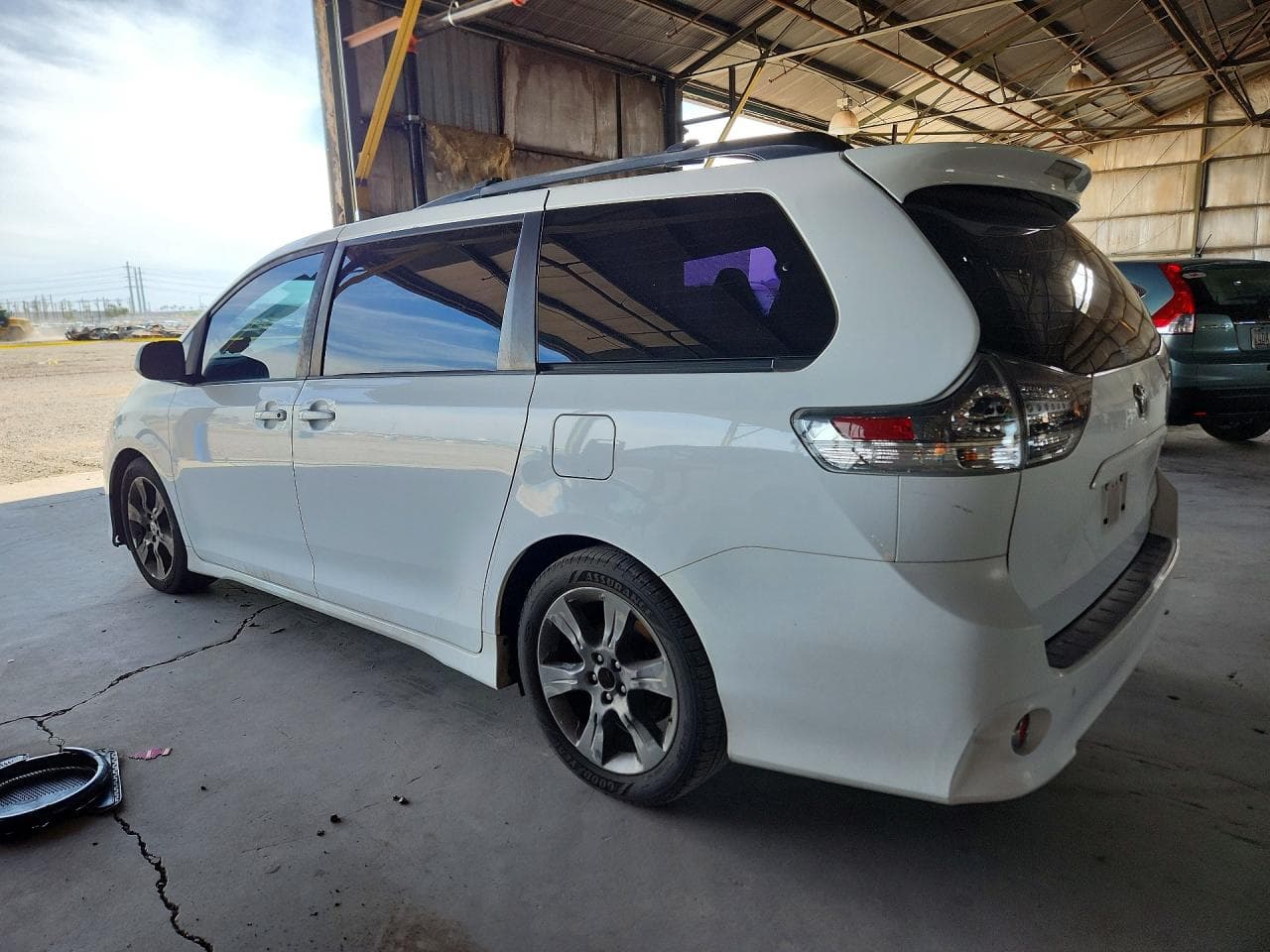 2012 Toyota Sienna Sport - foto 2