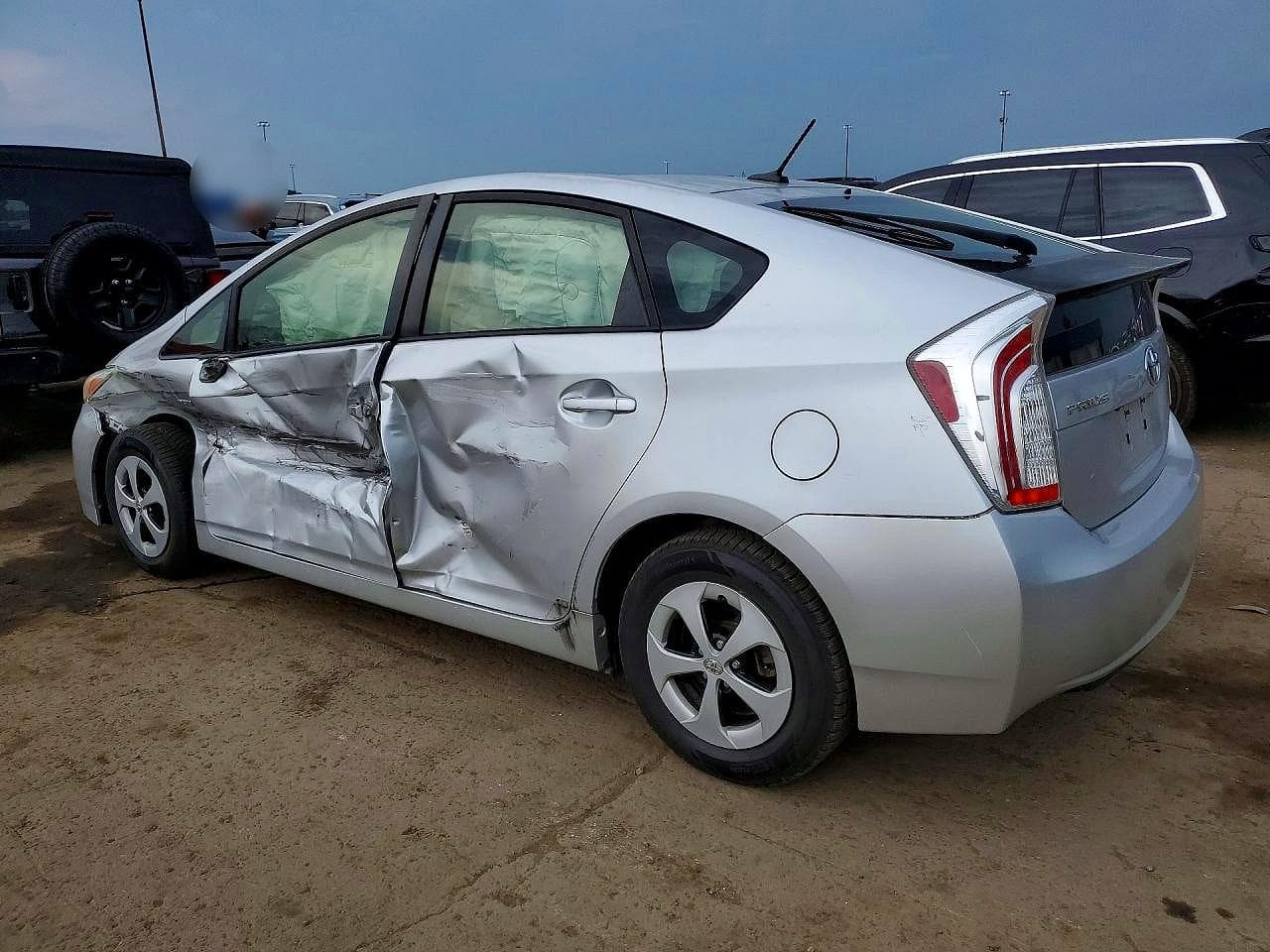 2015 Toyota Prius Three - foto 2