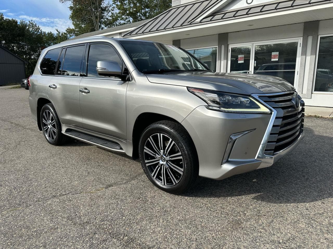 Lexus LX 2018 z USA