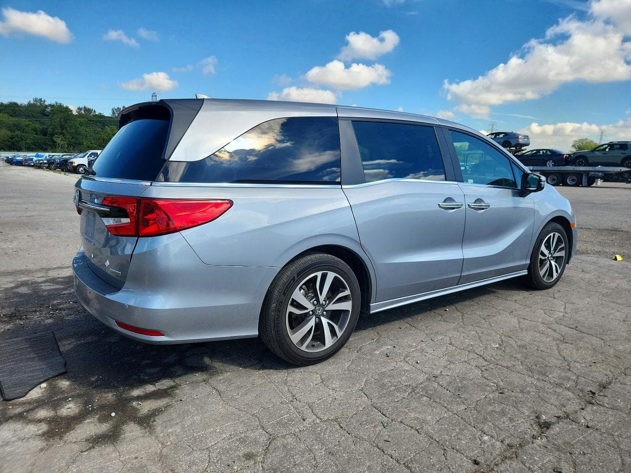 2024 Honda Odyssey Touring - foto 3