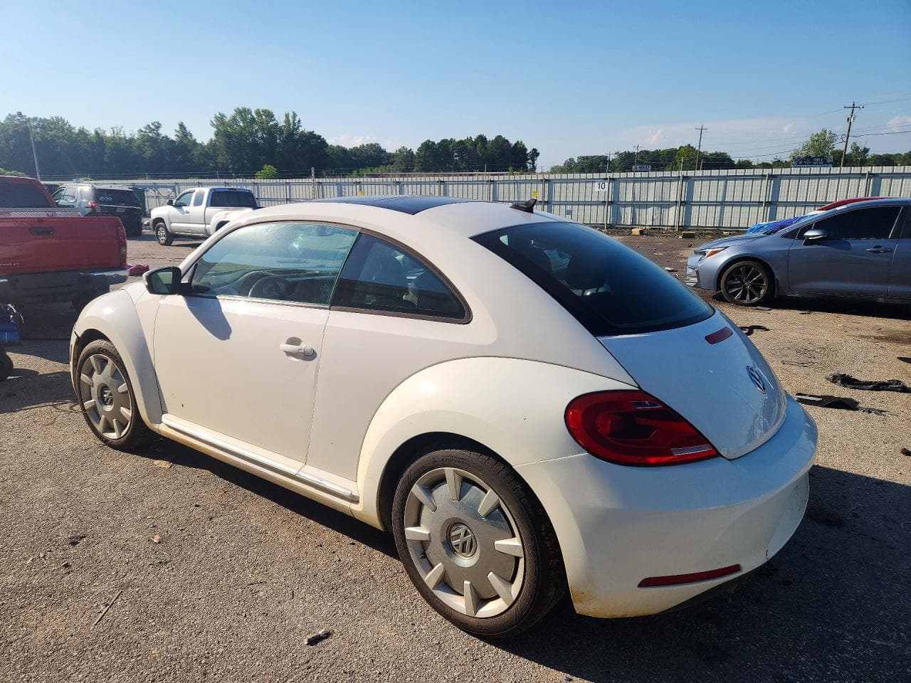 2012 Volkswagen Beetle - foto 2
