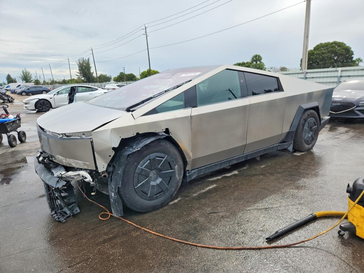 Tesla Cybertruck 2024 z USA