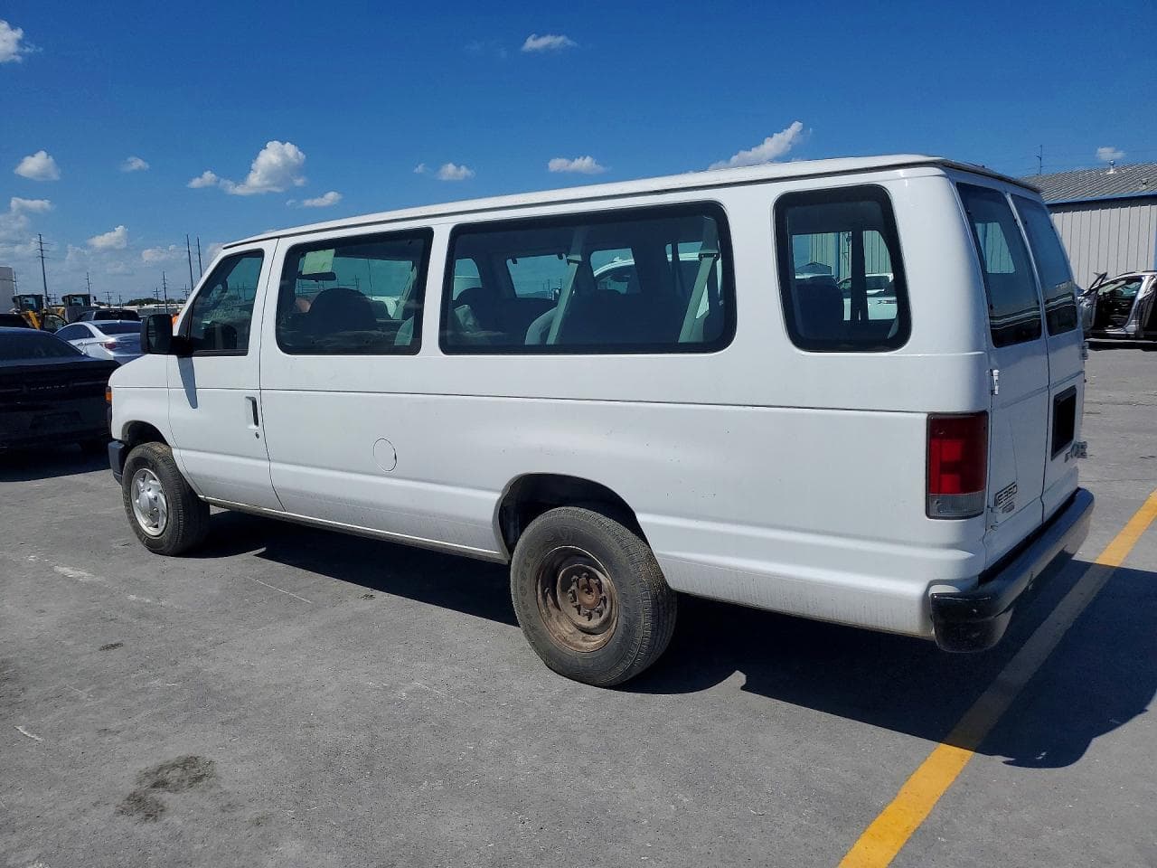 2009 Ford Econoline E350 Super Duty Wagon - foto 2
