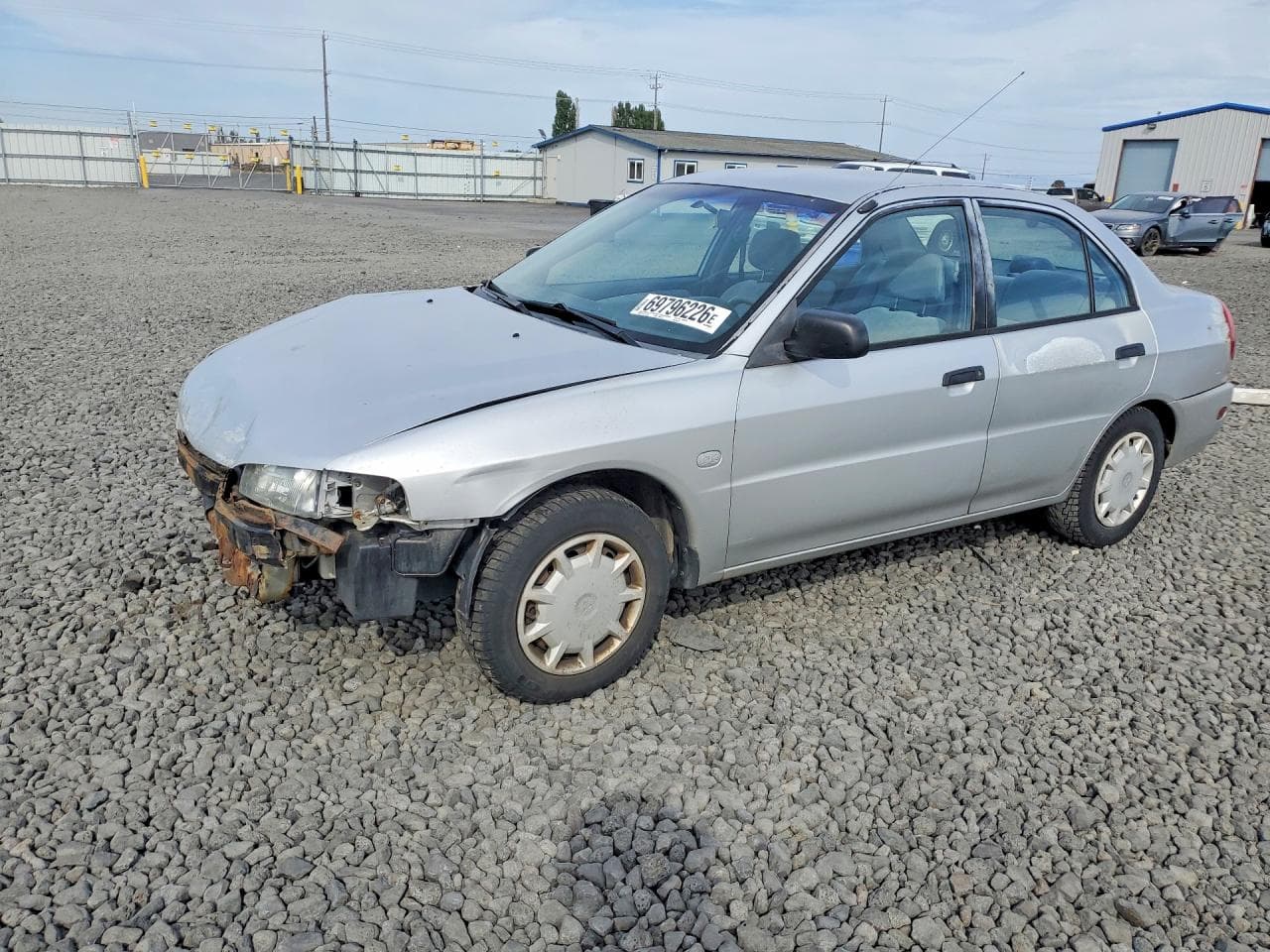 Mitsubishi Mirage 2000 z USA