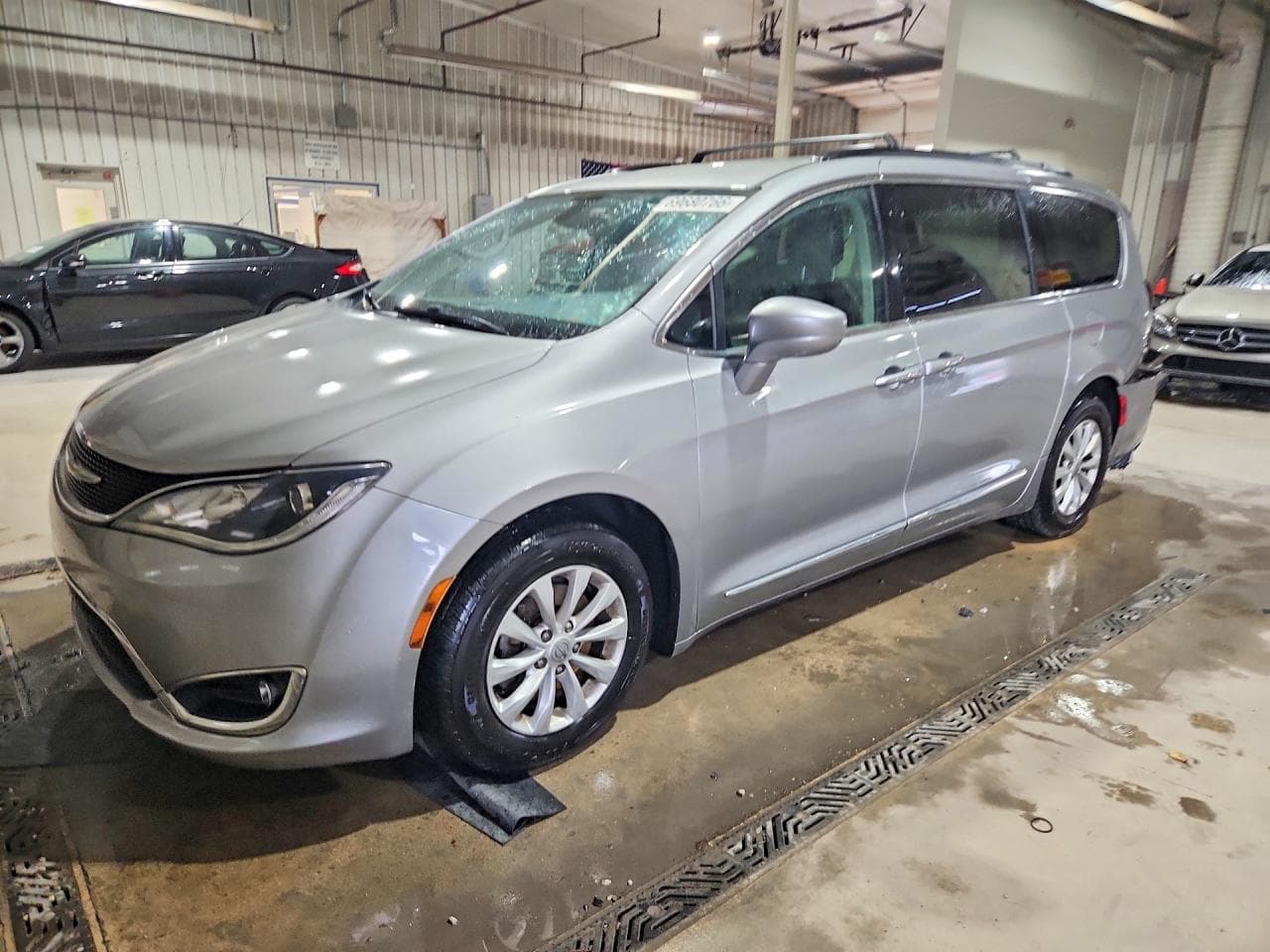 Chrysler Pacifica 2017 z USA