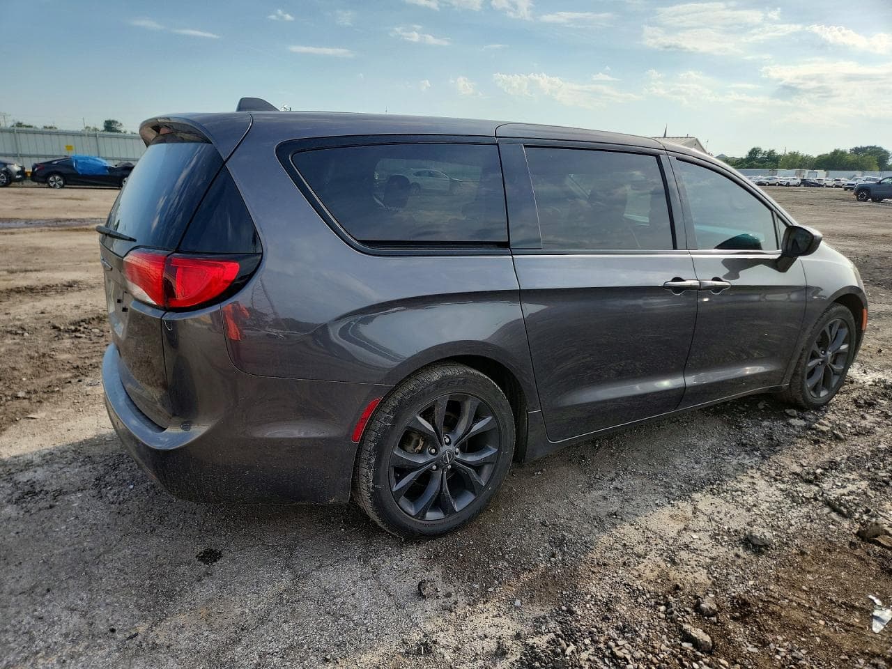 2020 Chrysler Pacifica Touring - foto 3
