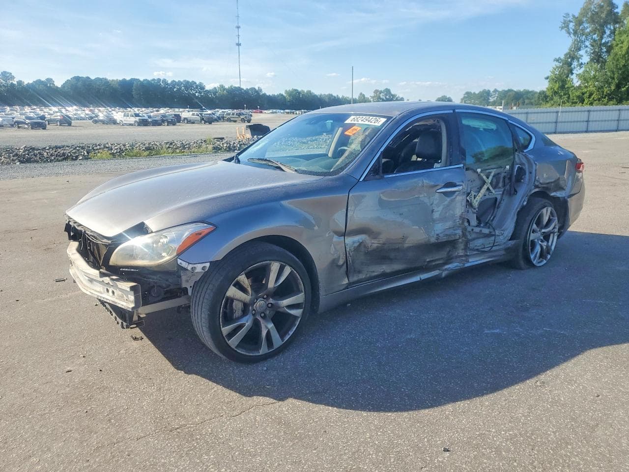 Infiniti M 2011 z USA