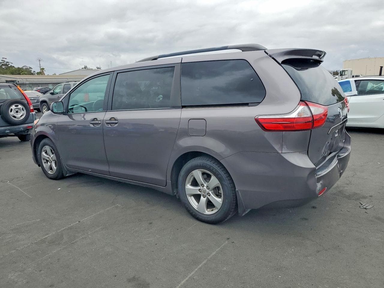 2017 Toyota Sienna Le - foto 2