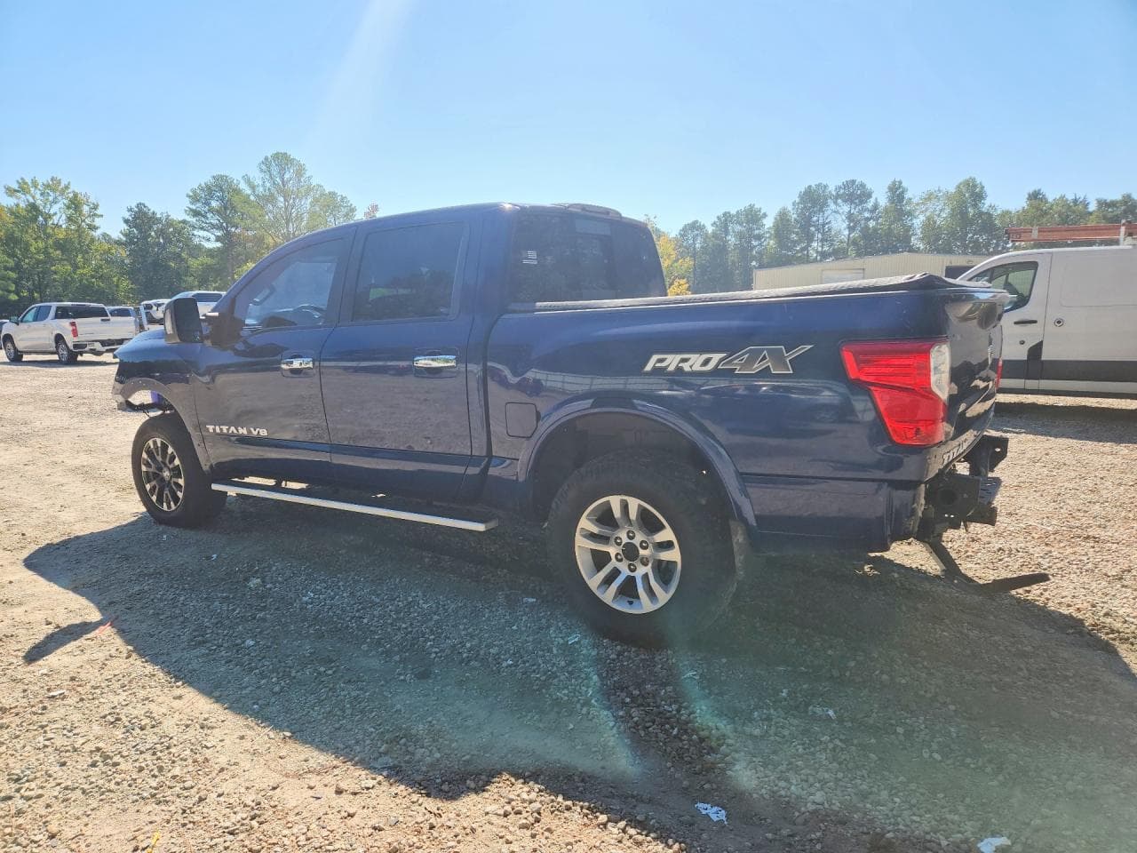 2019 Nissan Titan Pro-4X - foto 2
