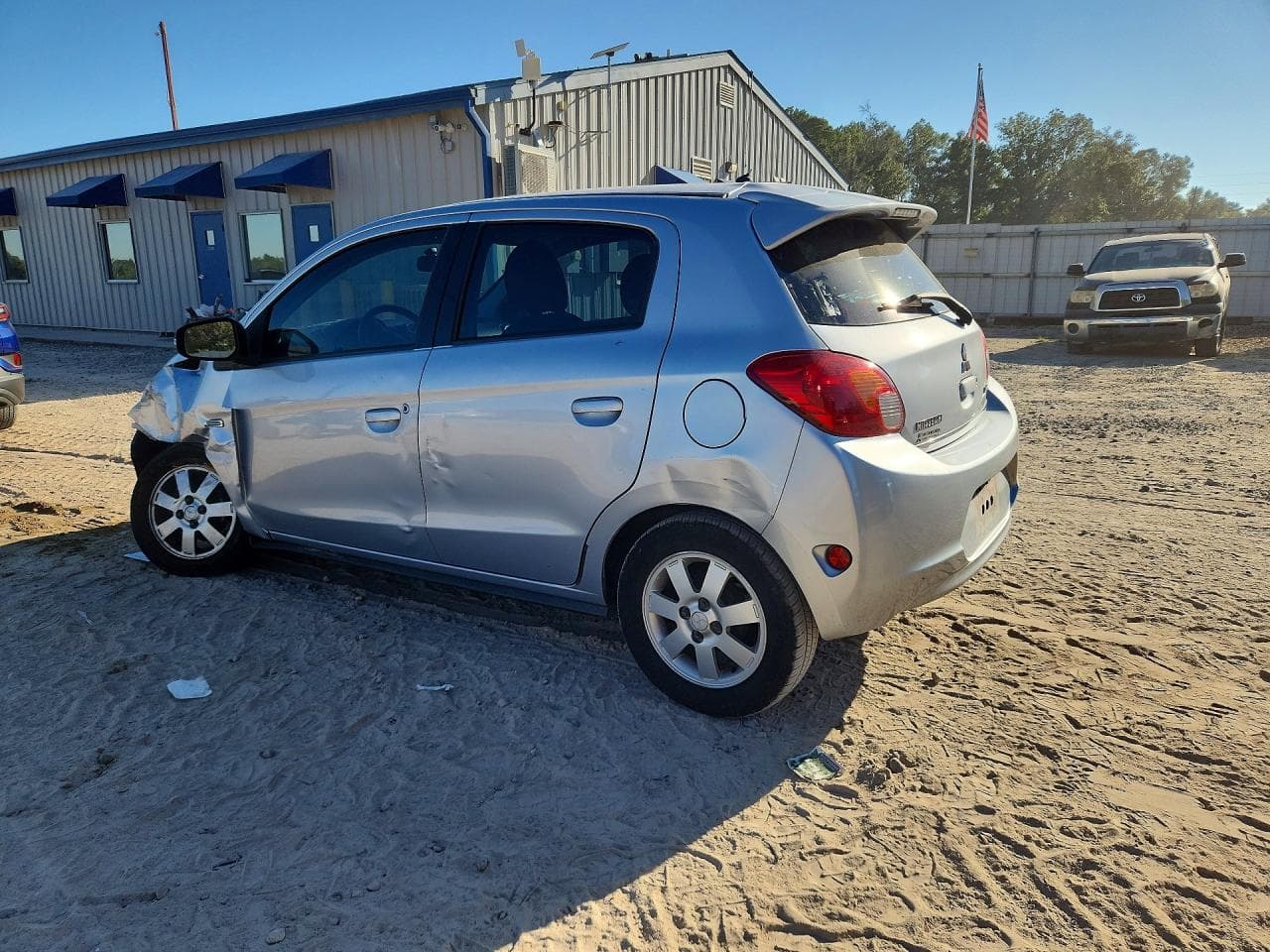 2015 Mitsubishi Mirage Es - foto 2