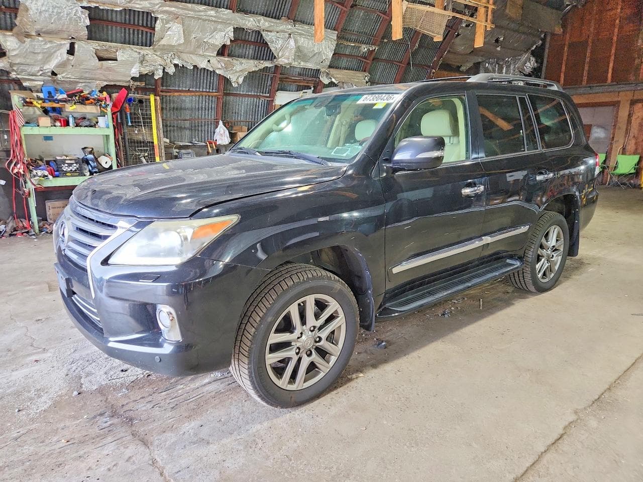 Lexus LX 2014 z USA