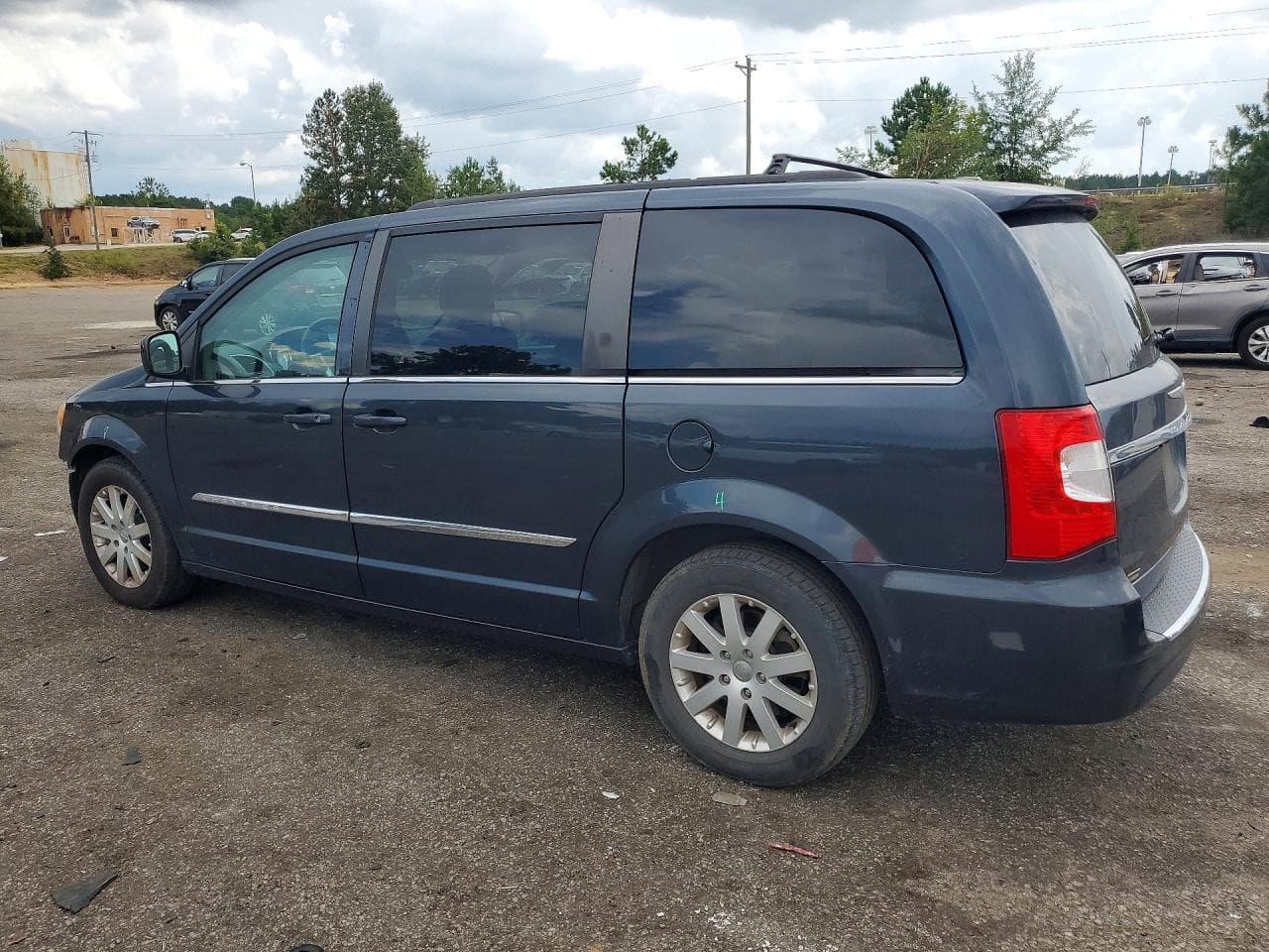 2014 Chrysler Town & Country Touring - foto 2