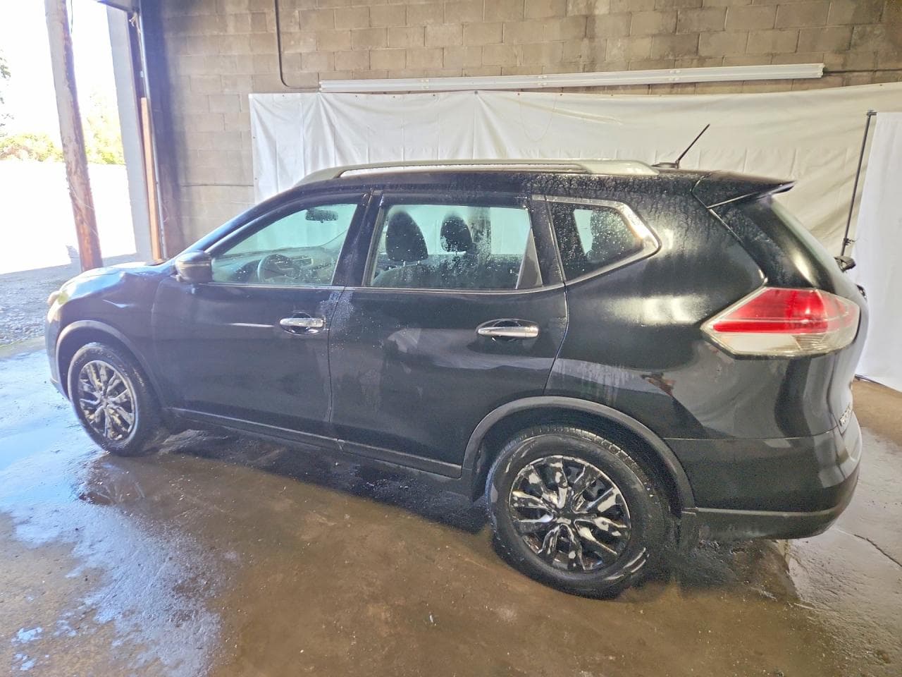 2016 Nissan Rogue S - foto 2