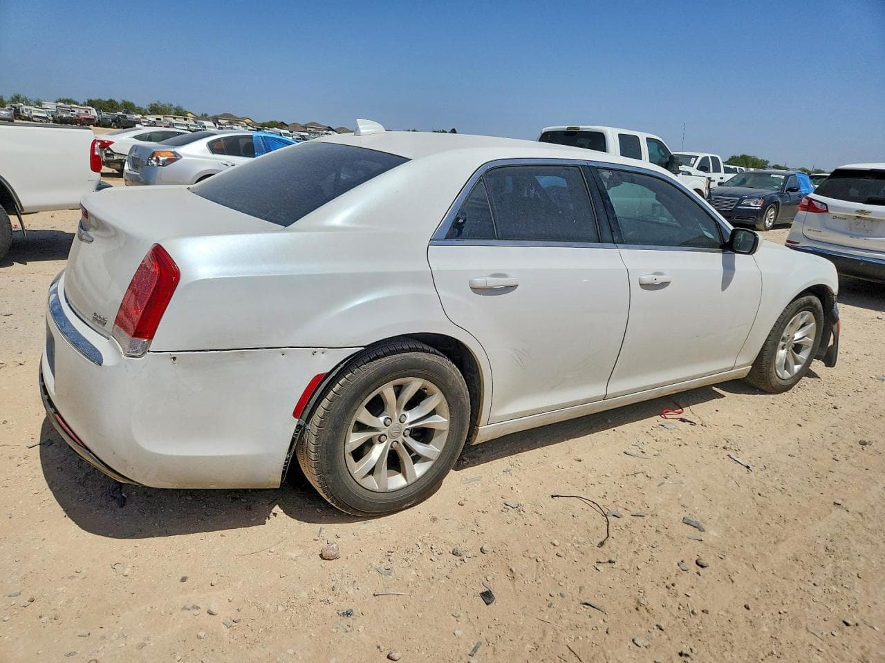 2015 Chrysler 300 Limited - foto 3