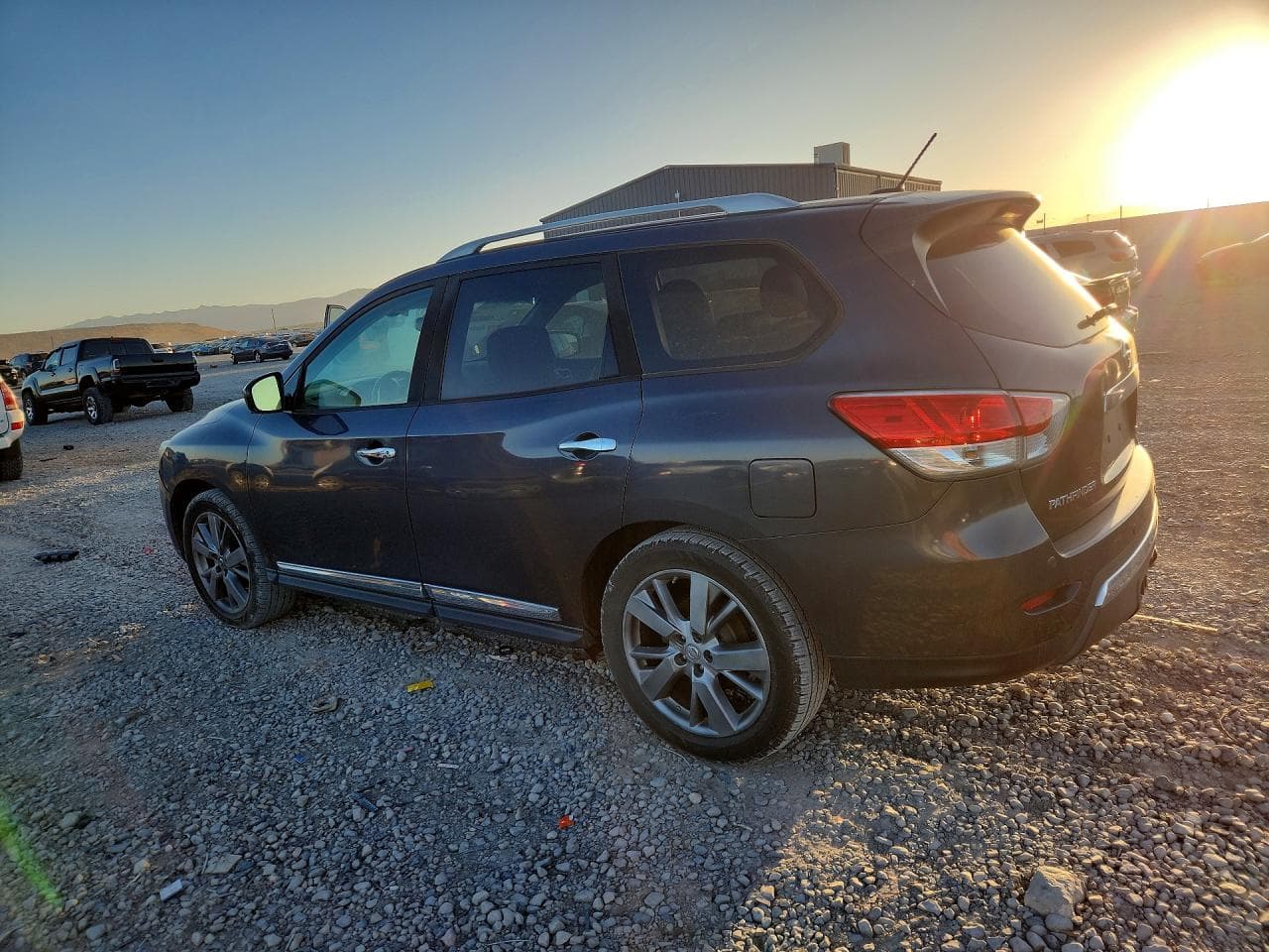 2014 Nissan Pathfinder S - foto 2