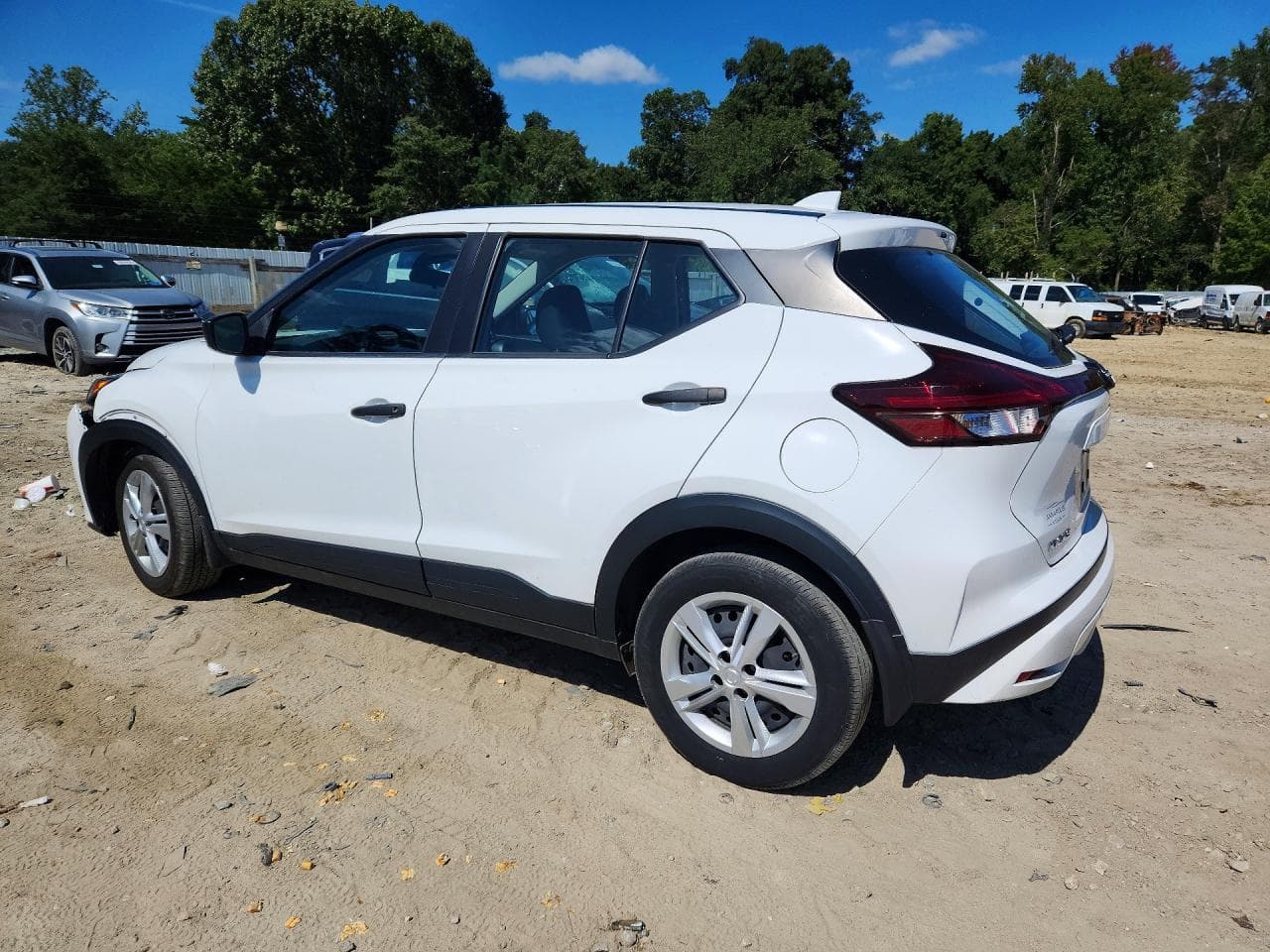 2024 Nissan Kicks S - foto 2