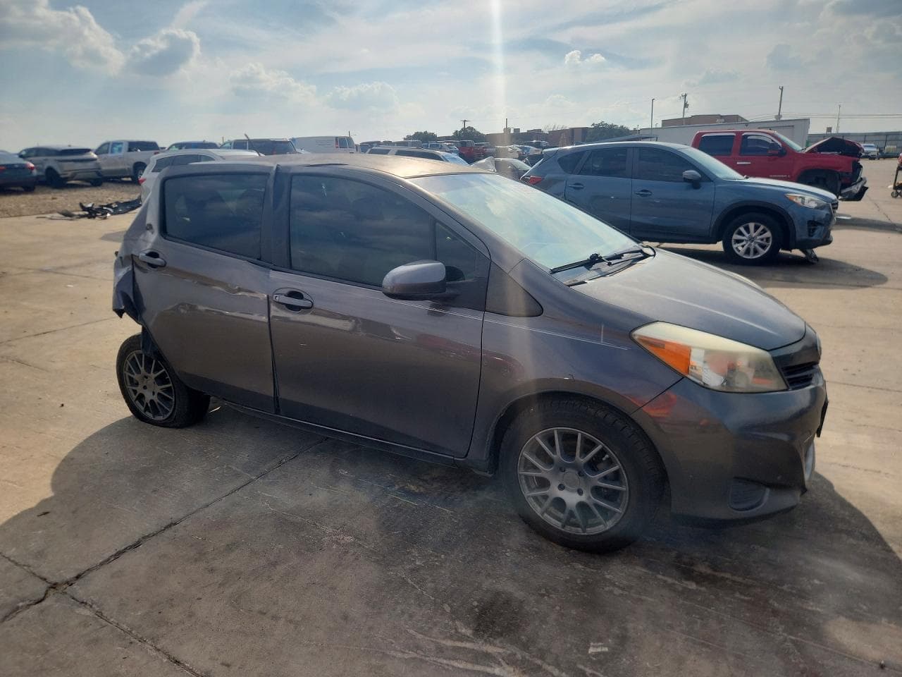 2014 Toyota Yaris 5-Door Le - foto 4