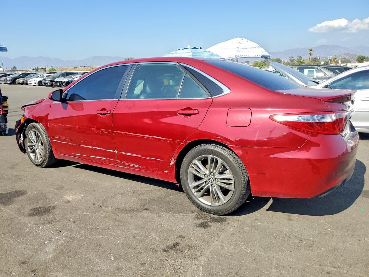 2016 Toyota Camry Se - foto 2