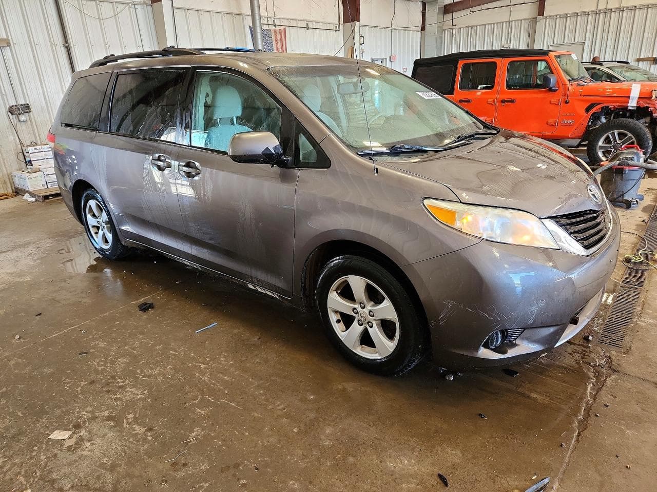 2011 Toyota Sienna Le - foto 4