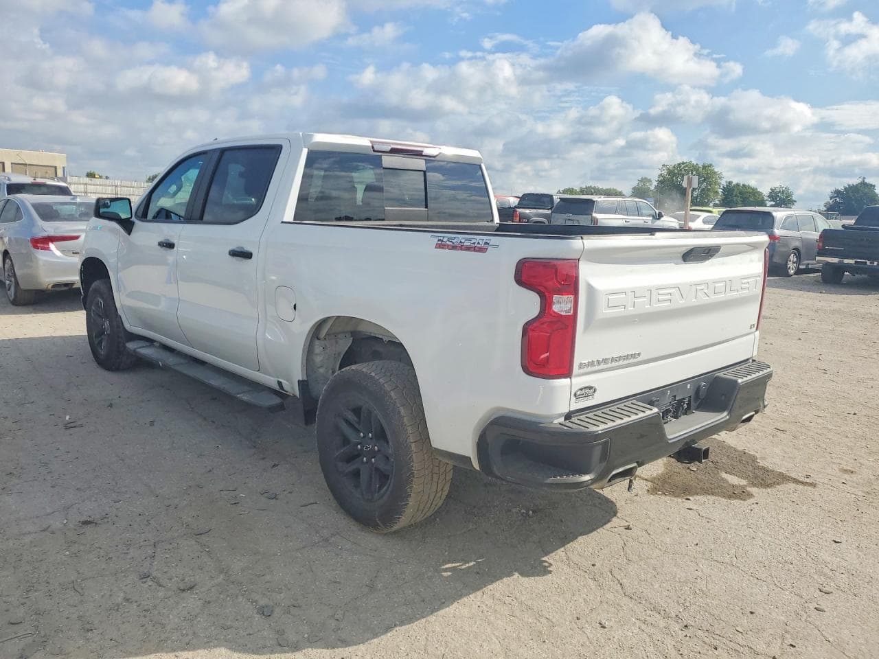 2021 Chevrolet Silverado K1500 Lt Trail Boss - foto 2