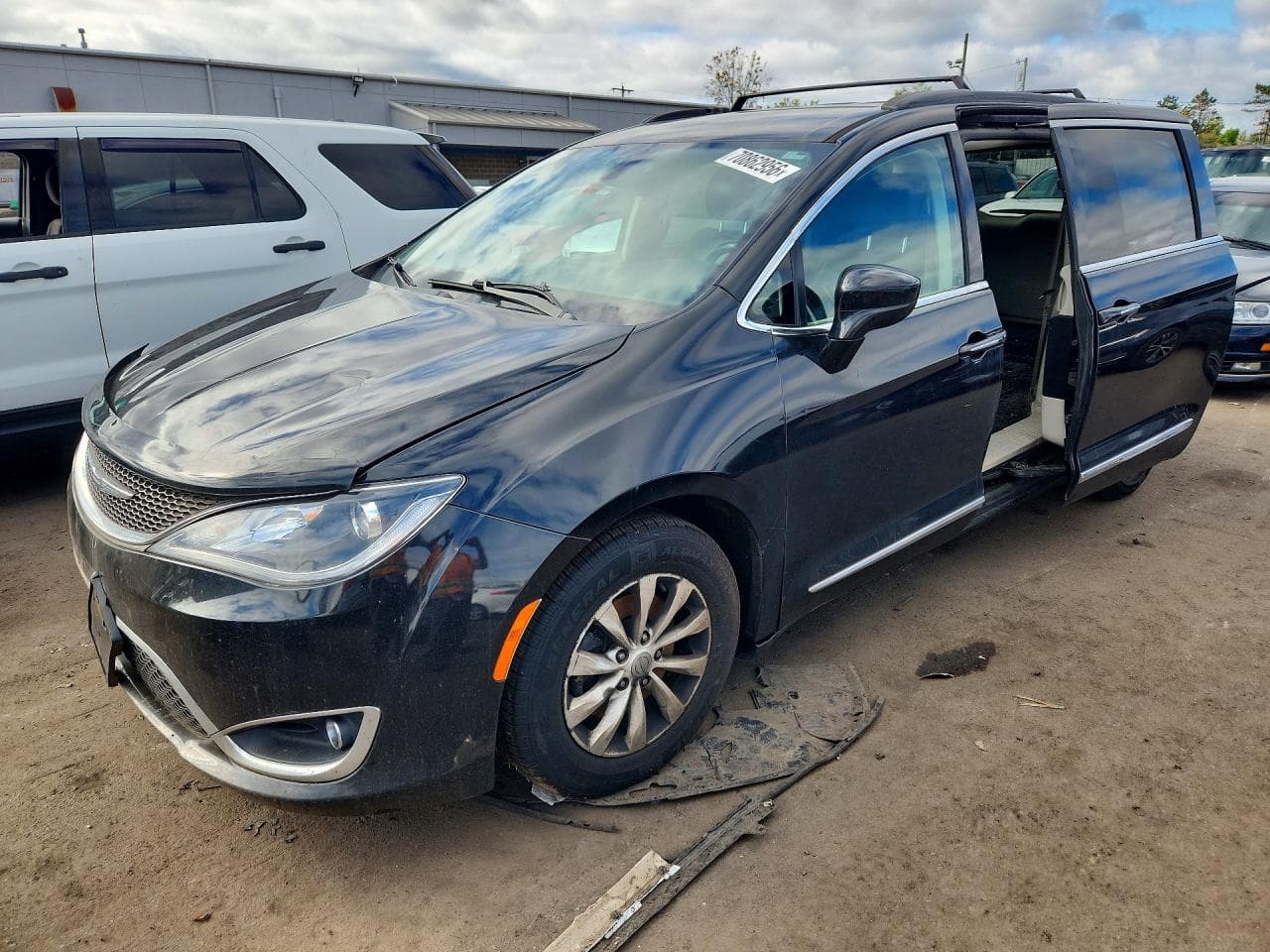 Chrysler Pacifica 2017 z USA