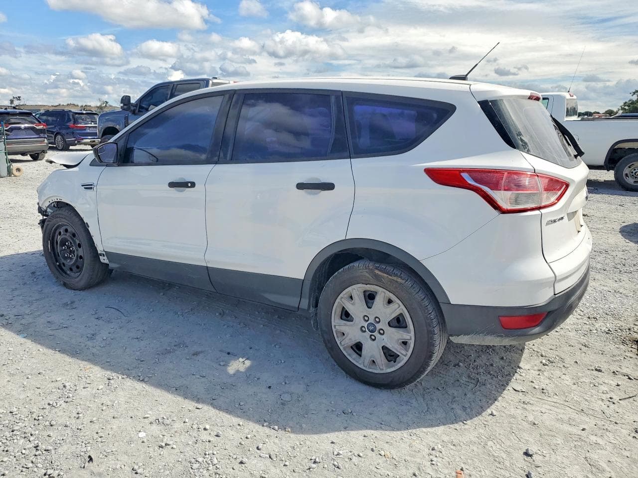 2014 Ford Escape S - foto 2