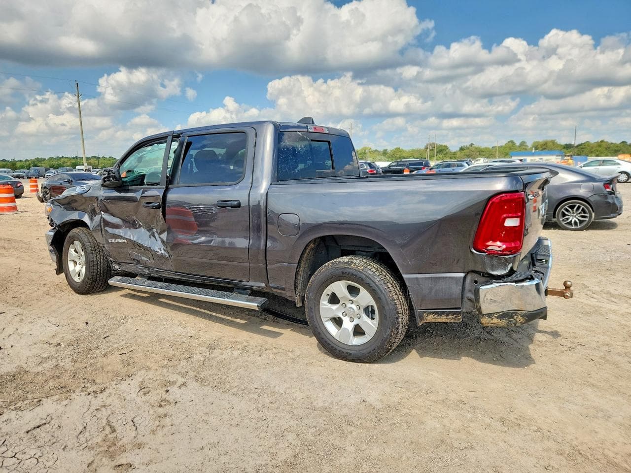 2025 Ram 1500 Tradesman - foto 2