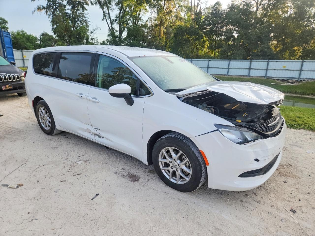 2022 Chrysler Voyager Lx - foto 4