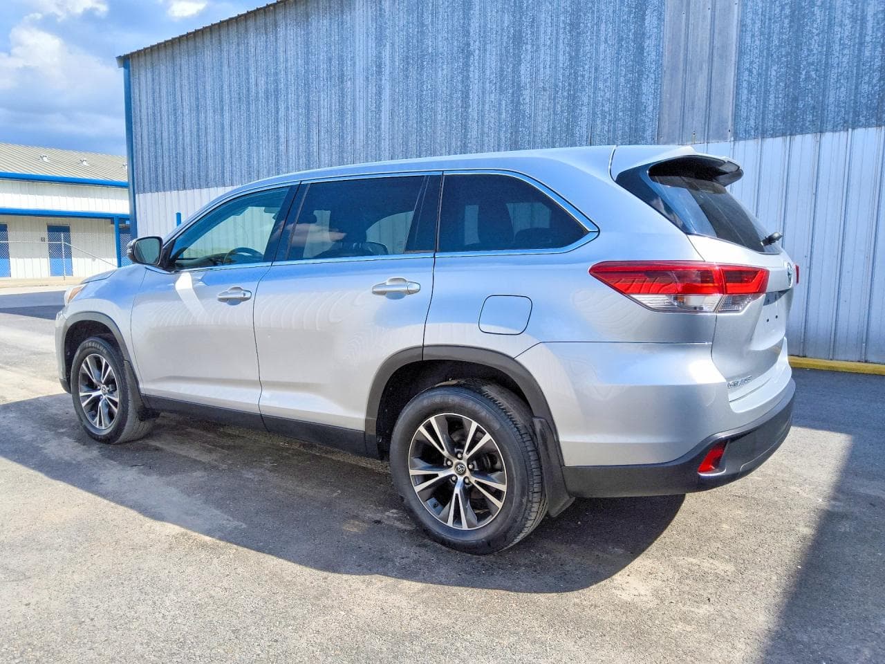 2019 Toyota Highlander Le - foto 2