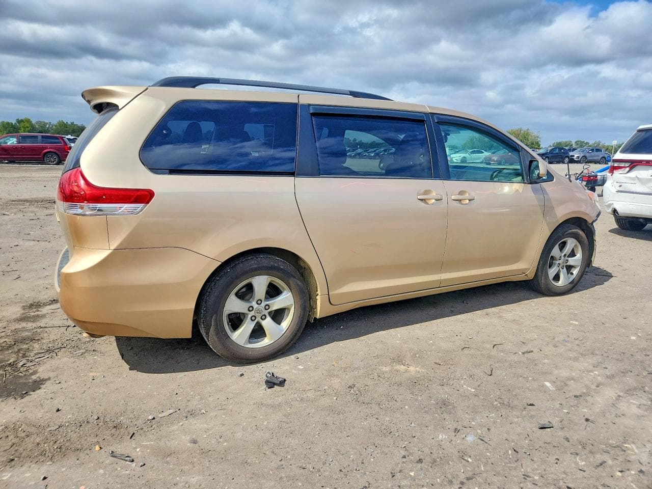 2011 Toyota Sienna Le - foto 3