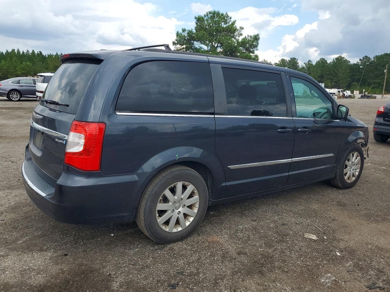 2014 Chrysler Town & Country Touring - foto 3