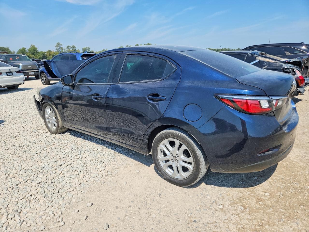 2016 Scion Ia Base - foto 2