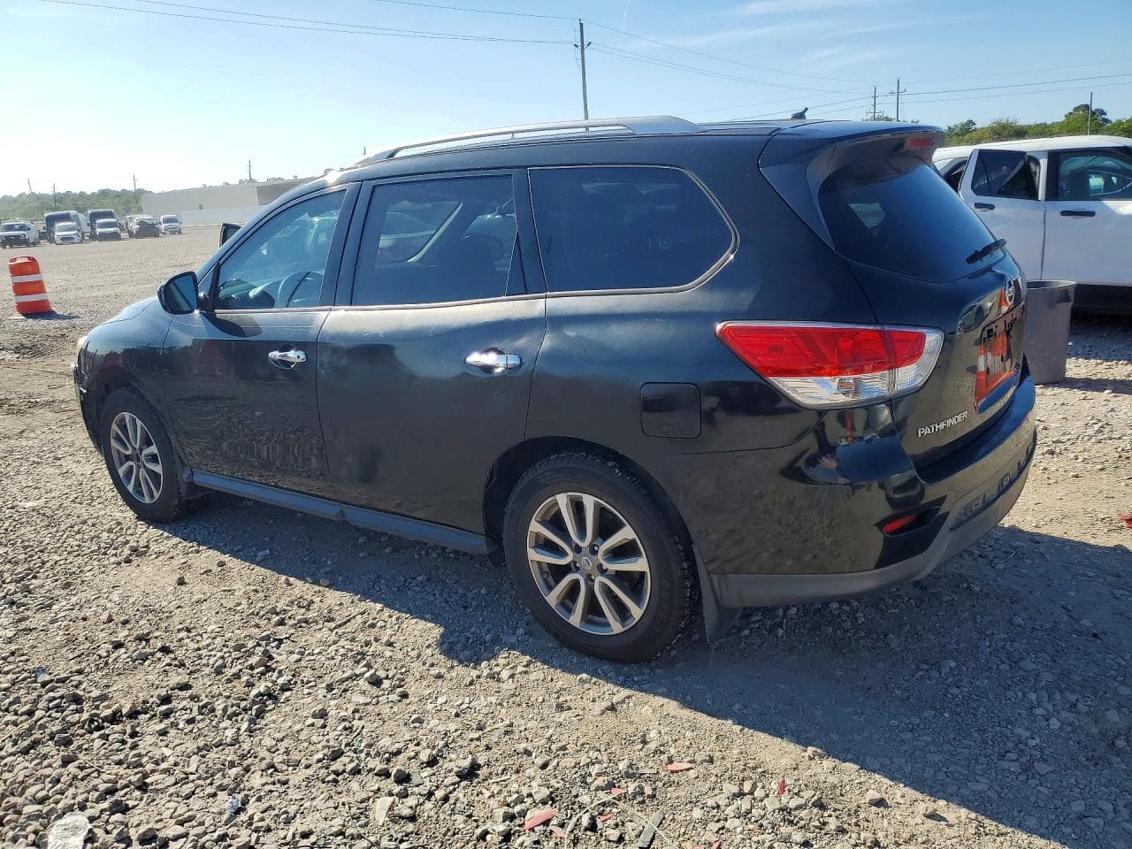2015 Nissan Pathfinder S - foto 2