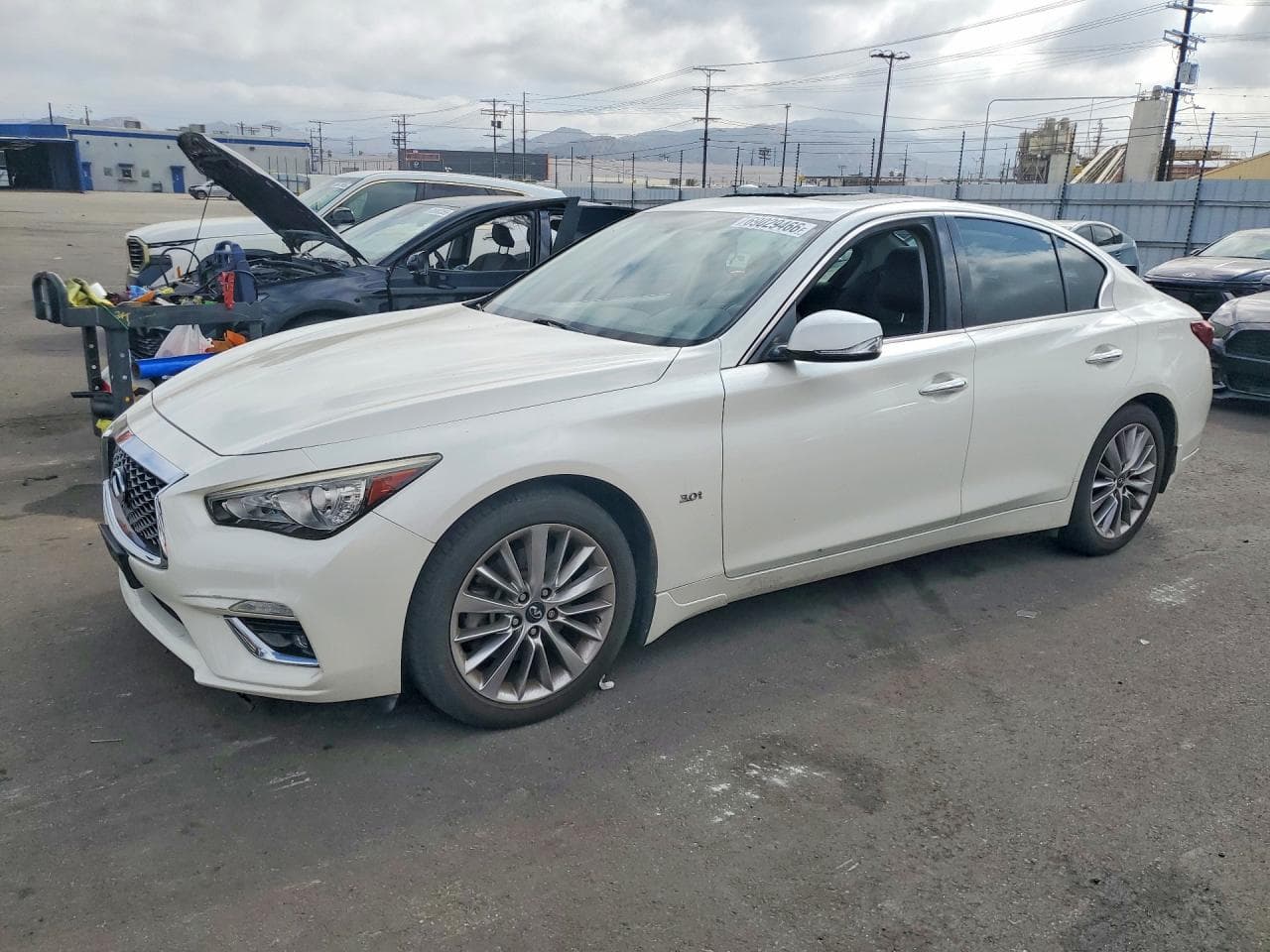 Infiniti Q50 2018 z USA