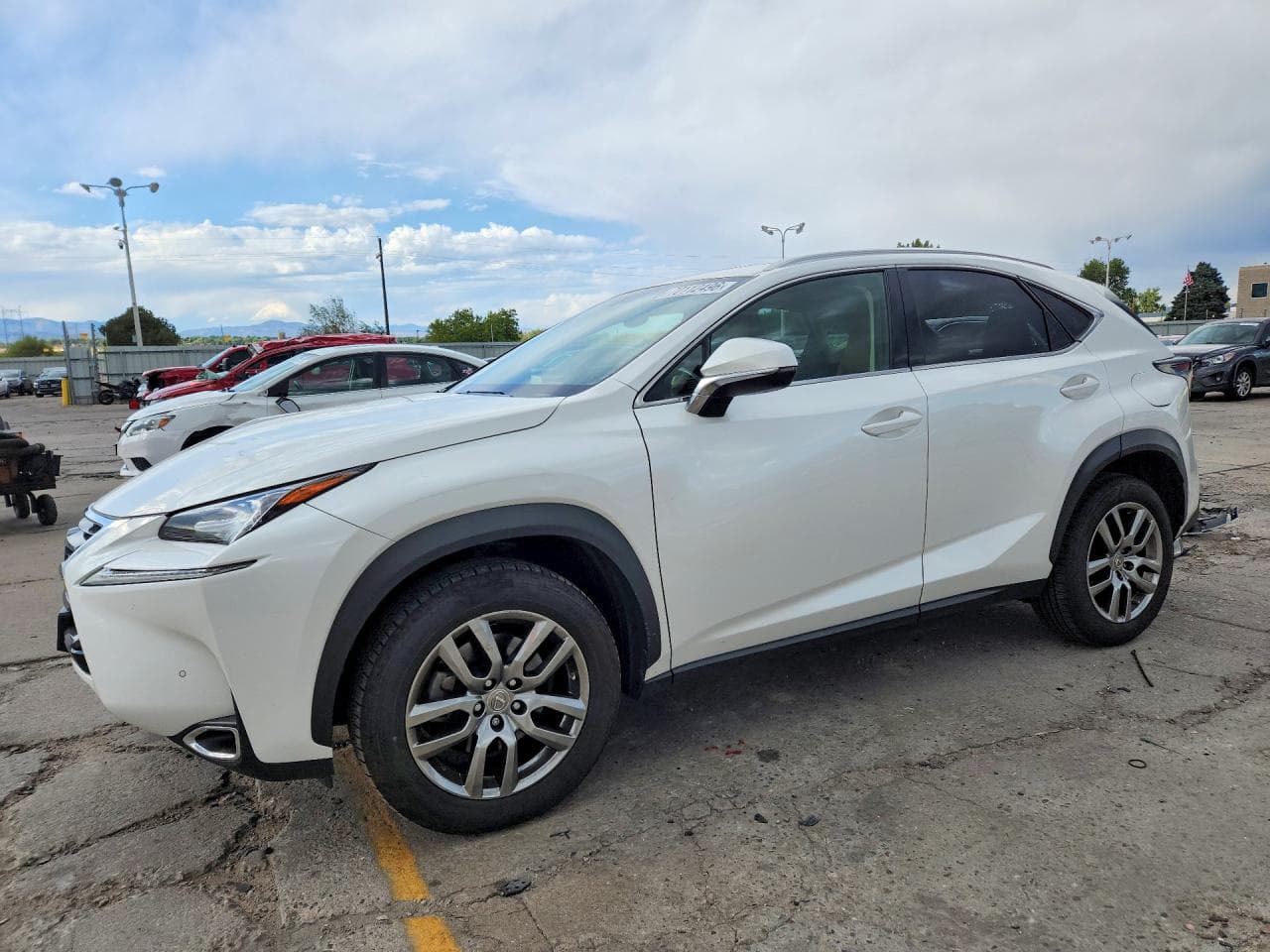 Lexus NX 2016 z USA