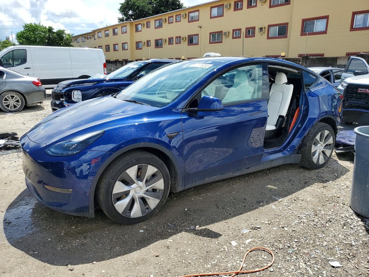 Tesla Model Y 2023 z USA