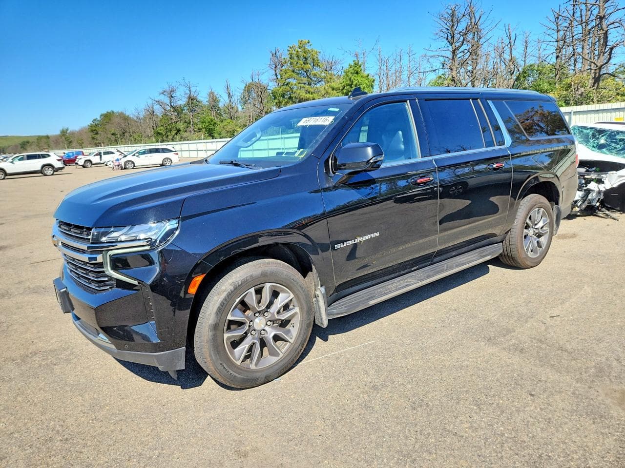 Chevrolet Suburban 2023 z USA