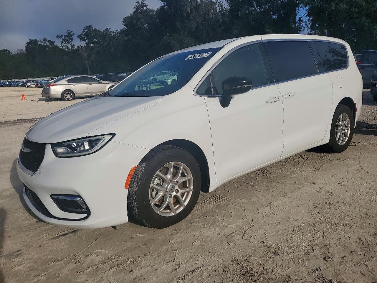 Chrysler Pacifica 2025 z USA