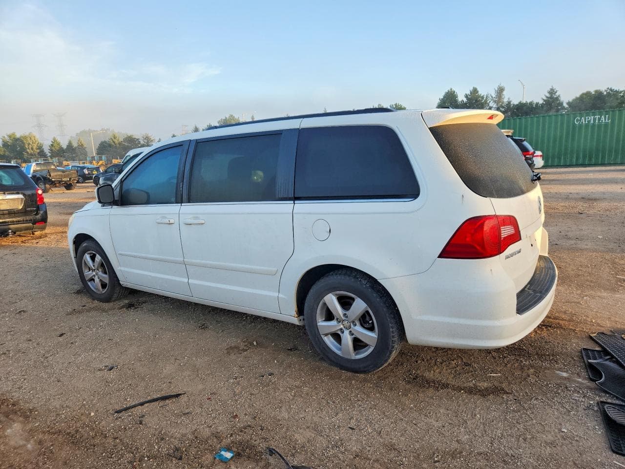 2011 Volkswagen Routan Se - foto 2