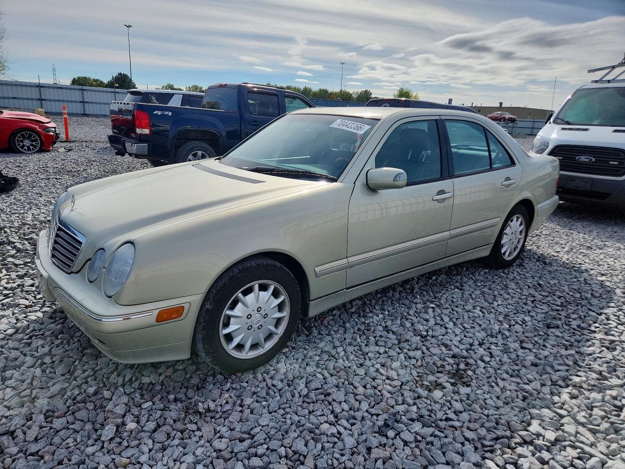 Mercedes-Benz E-klasse 2000 z USA