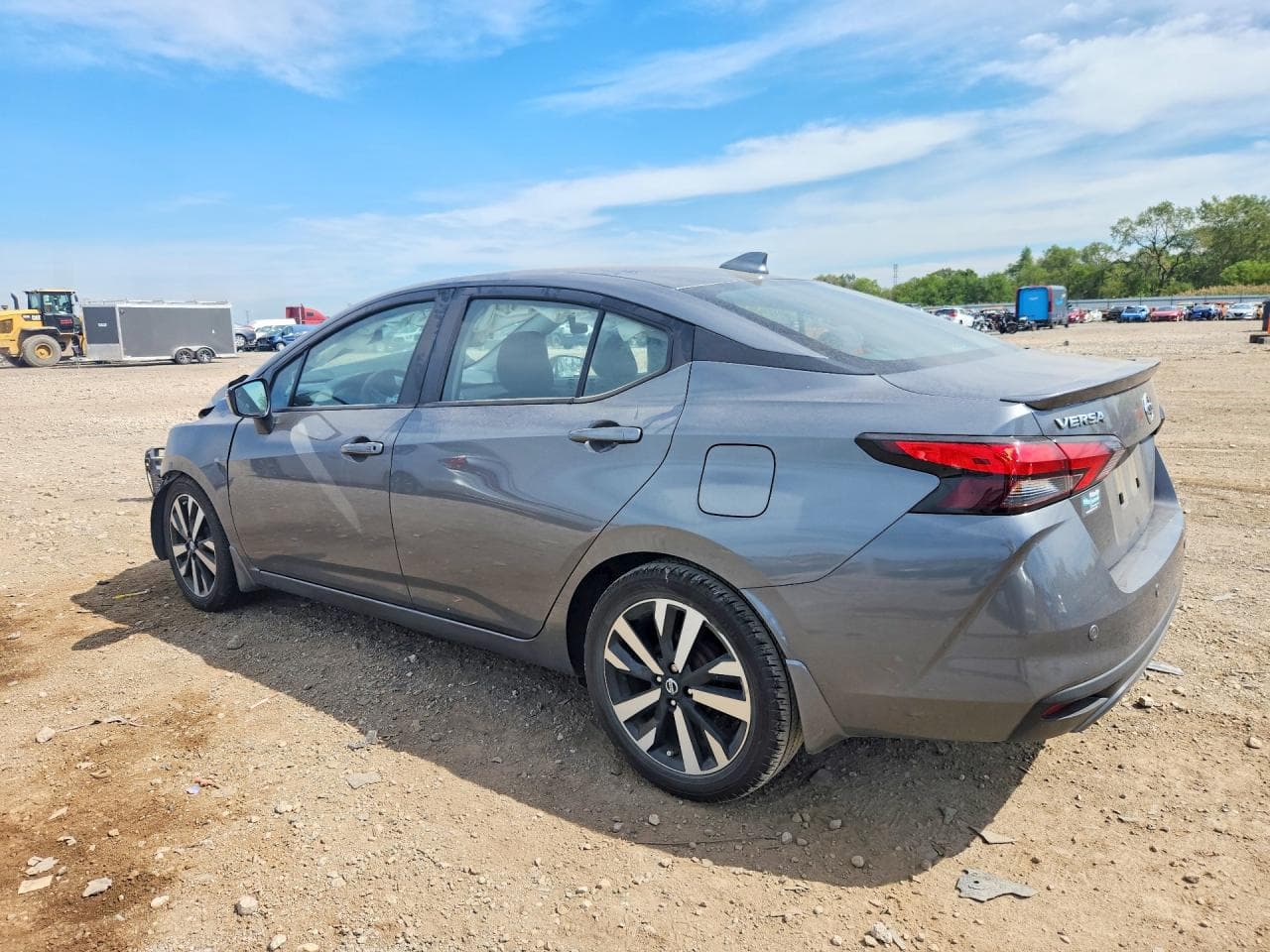 2022 Nissan Versa Sr - foto 2
